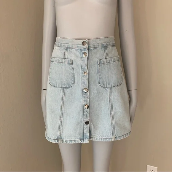 BDG Light Blue Denim Snap Front Pocket Mini Skirt Size Small - Picture 9 of 15